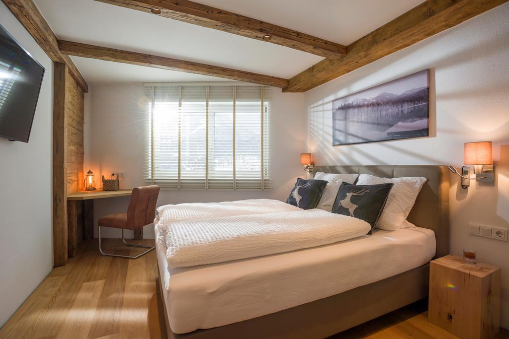 Luxus Ferienwohnung Almhütte Brixen im Thale Habitación foto